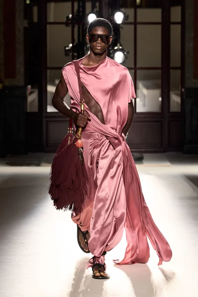 Look 27